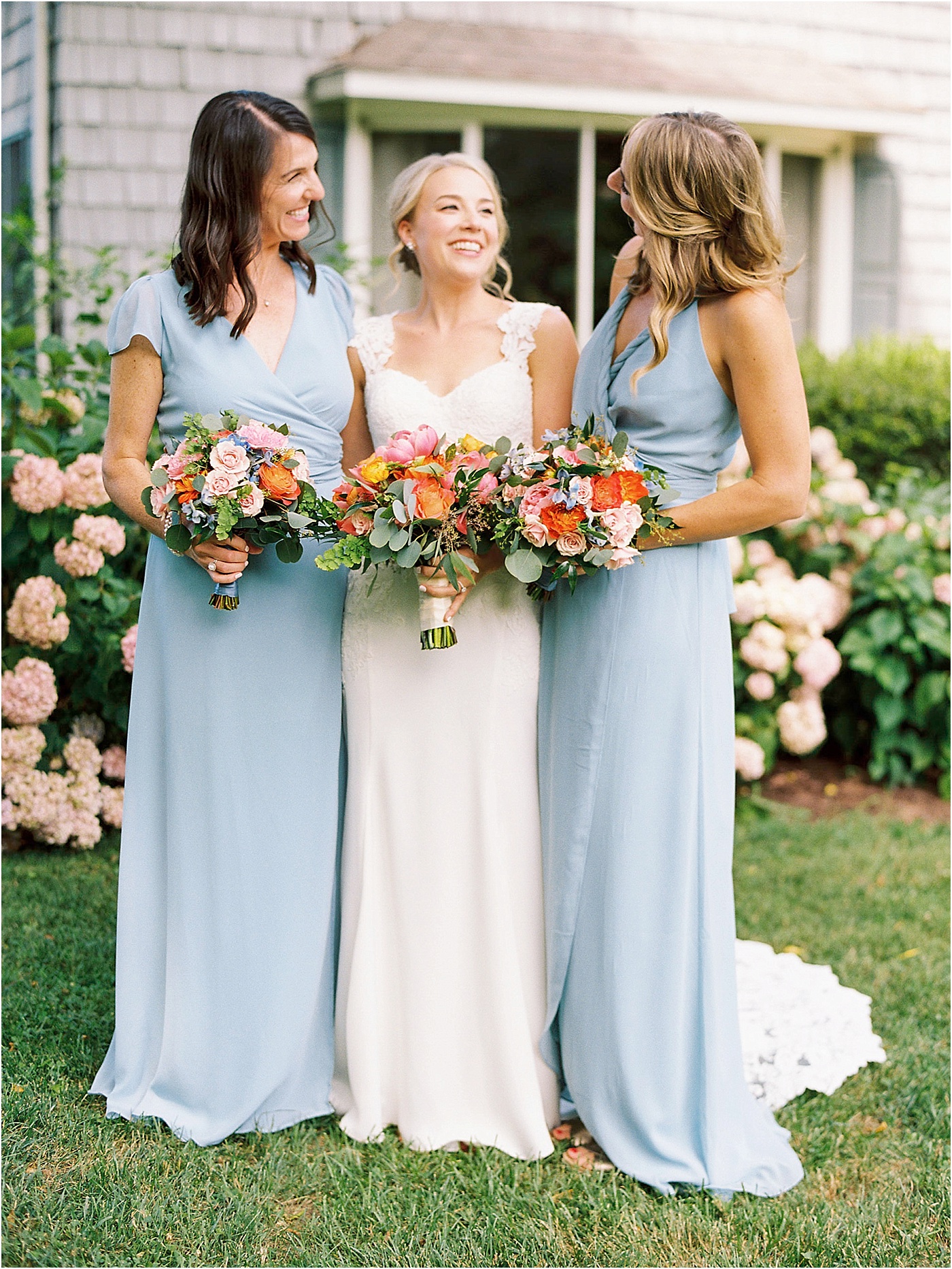 vibrant summer wedding bouquet