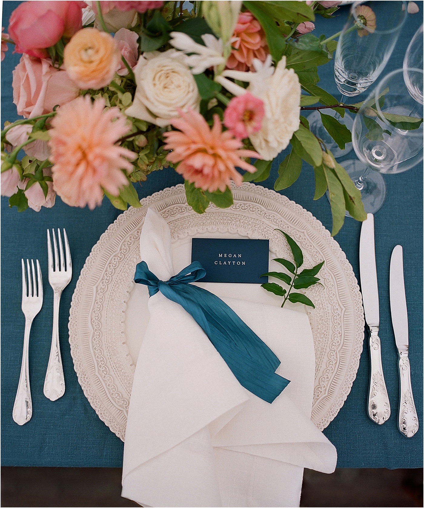 classic blue and white place setting wedding